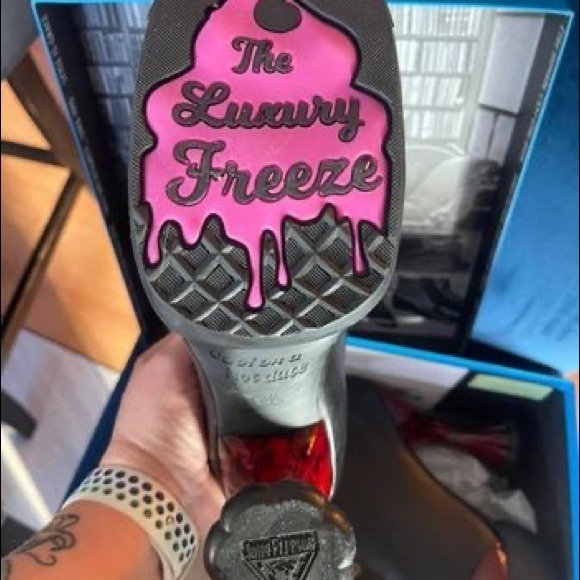 Size 10 -Sova Sundae (Berry) - Picture 4 of 6